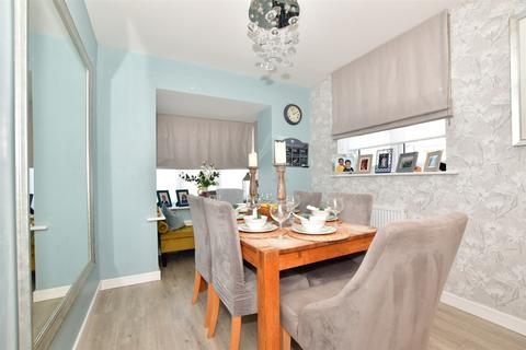 13 Higham Avenue, Snodland, ME6 5SY