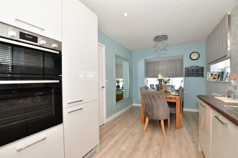 13 Higham Avenue, Snodland, ME6 5SY