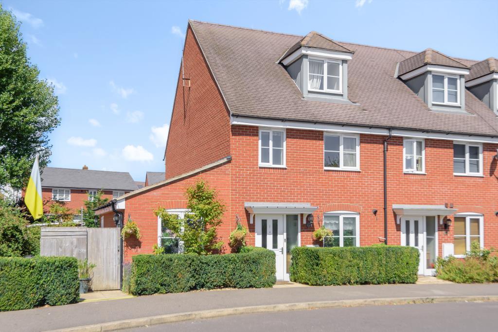 Buckingham Park, Aylesbury, HP19 4 bed townhouse £1,800 pcm (£415 pw)