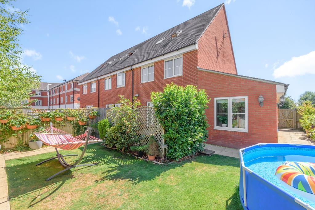 Buckingham Park, Aylesbury, HP19 4 bed townhouse £1,800 pcm (£415 pw)