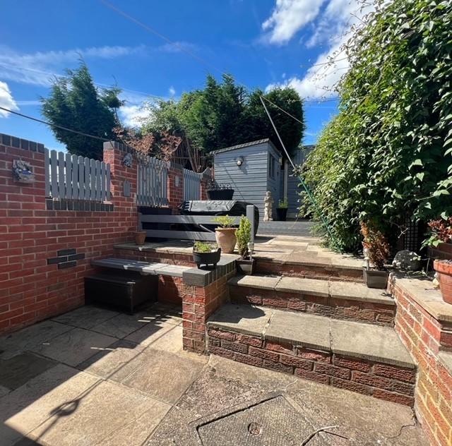 NEEDHAM STREET, CODNOR 2 bed terraced house £650 pcm (£150 pw)