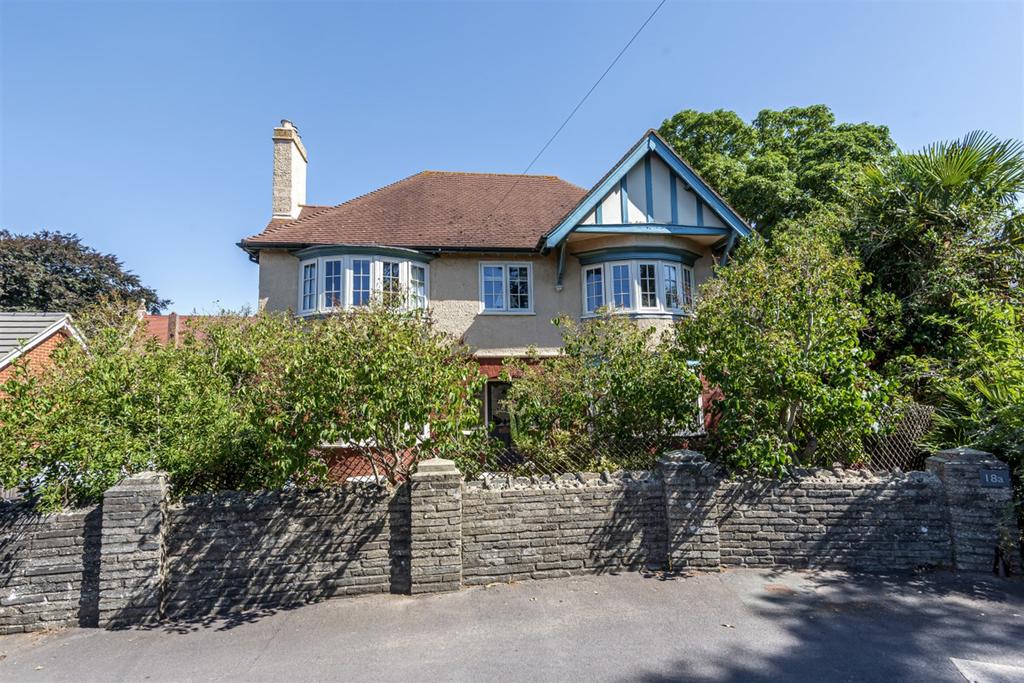 Beechworth Road, Havant, PO9 4 bed detached house £735,000