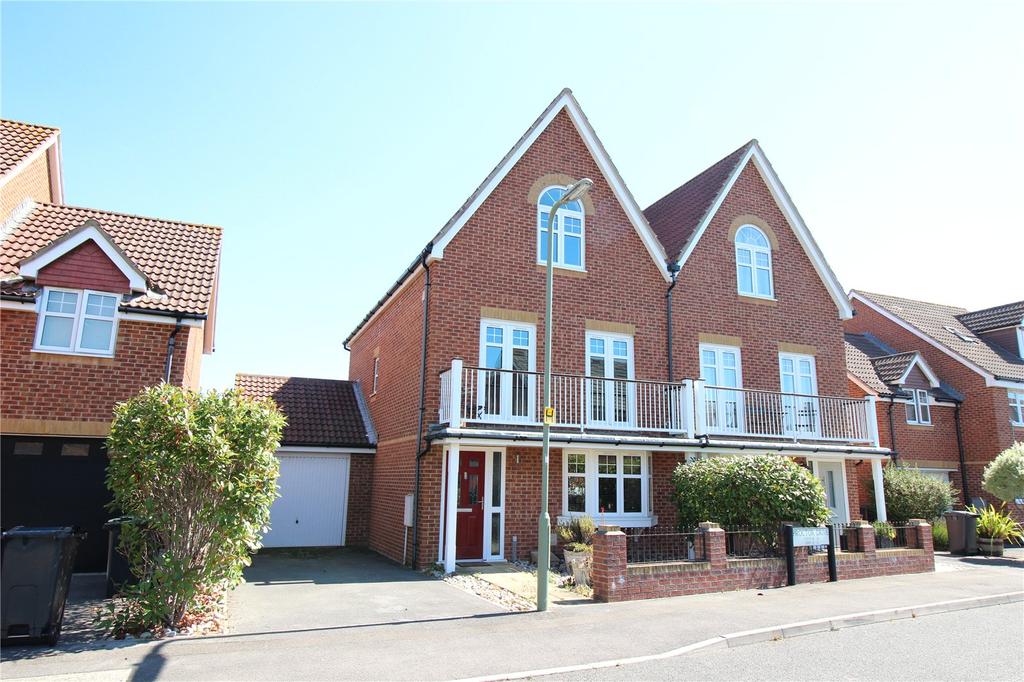 Proctor Drive, LeeOnTheSolent... 4 bed semidetached house £475,000