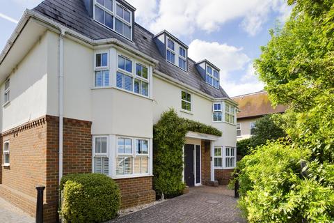 2 bedroom apartment for sale - Windsor Street, Chertsey, Surrey, KT16