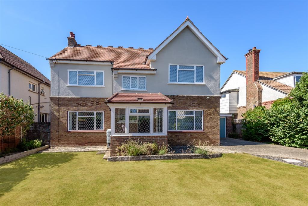 Parklands Avenue, Bognor Regis, PO21 4 bed detached house £550,000