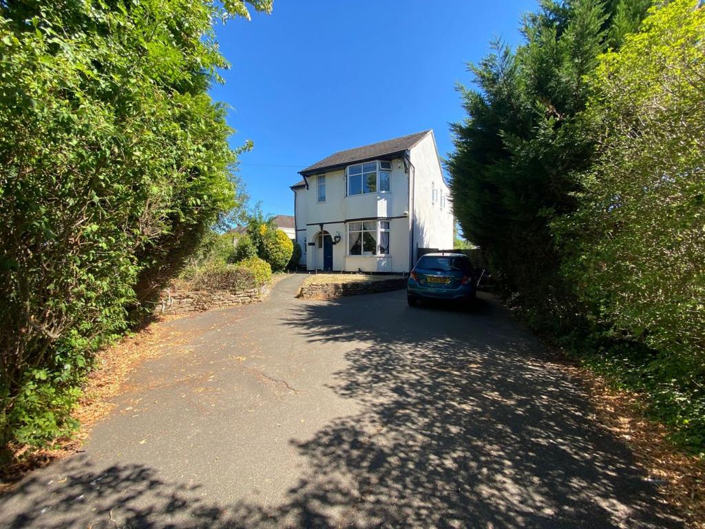 Rushmere Road, Rushmere, Northampton NN1 5RZ 4 bed detached house for