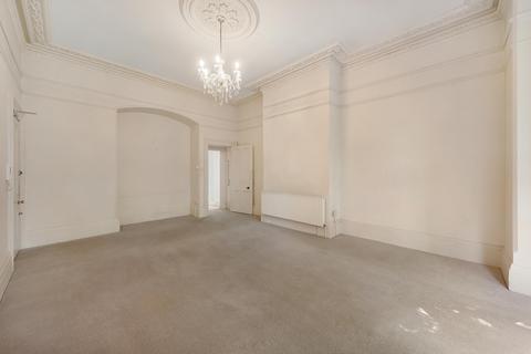 Flat 1, 4 Riverdale Road, Twickenham, TW1 2BS