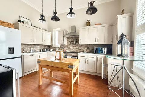 3 bedroom flat for sale, Witney Court, Western Road, Cheltenham, Gloucestershire, GL50