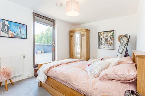 3 bedroom flat for sale - Furlong Court, E3