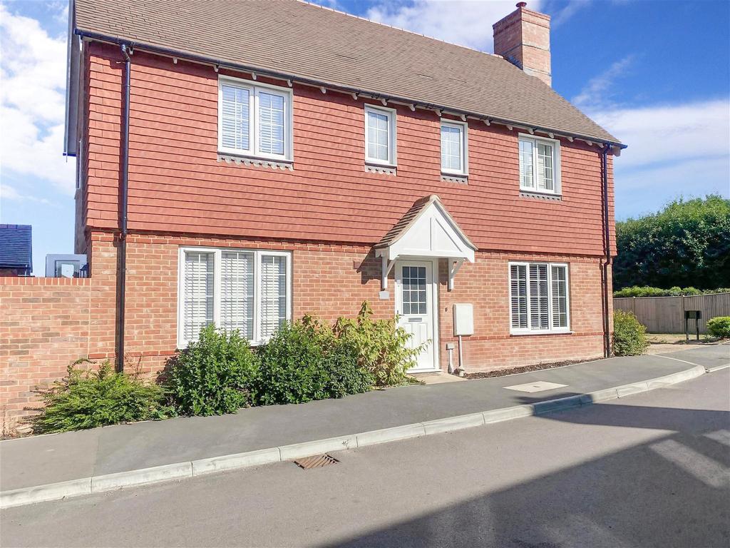 Castle Way, Boughton Monchelsea, Maidstone, Kent 4 bed detached house £550,000