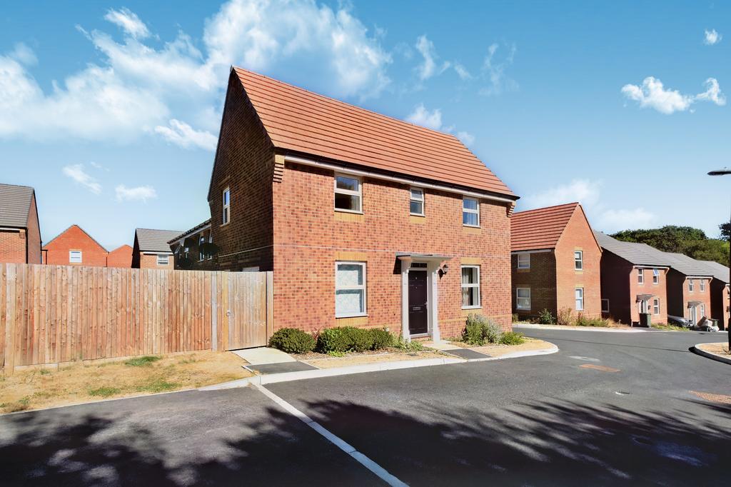 Polecat Rise, Newport PO30 3 bed semidetached house £1,075 pcm (£248 pw)