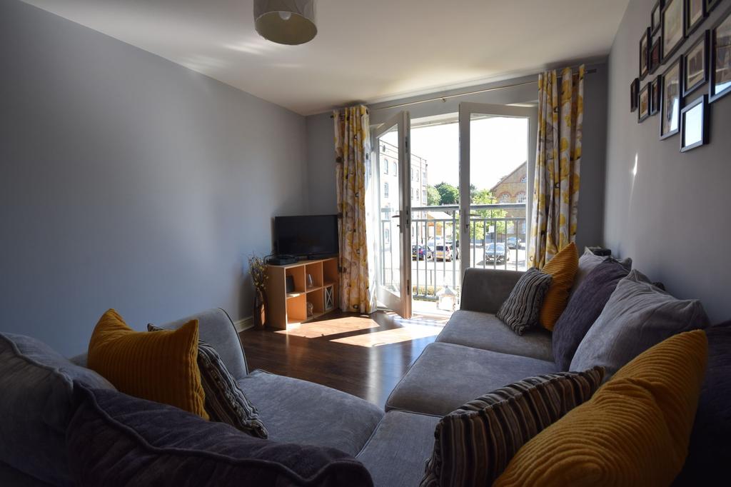 Esparto Way, South Darenth, DA4 2 bed apartment £1,300 pcm (£300 pw)