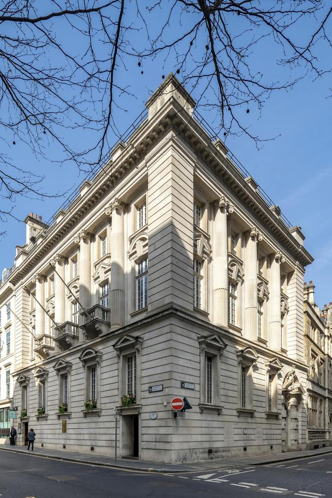90 Basinghall St1.jpg