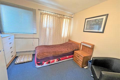 136 Cann Hall Road, London, E11 3NH