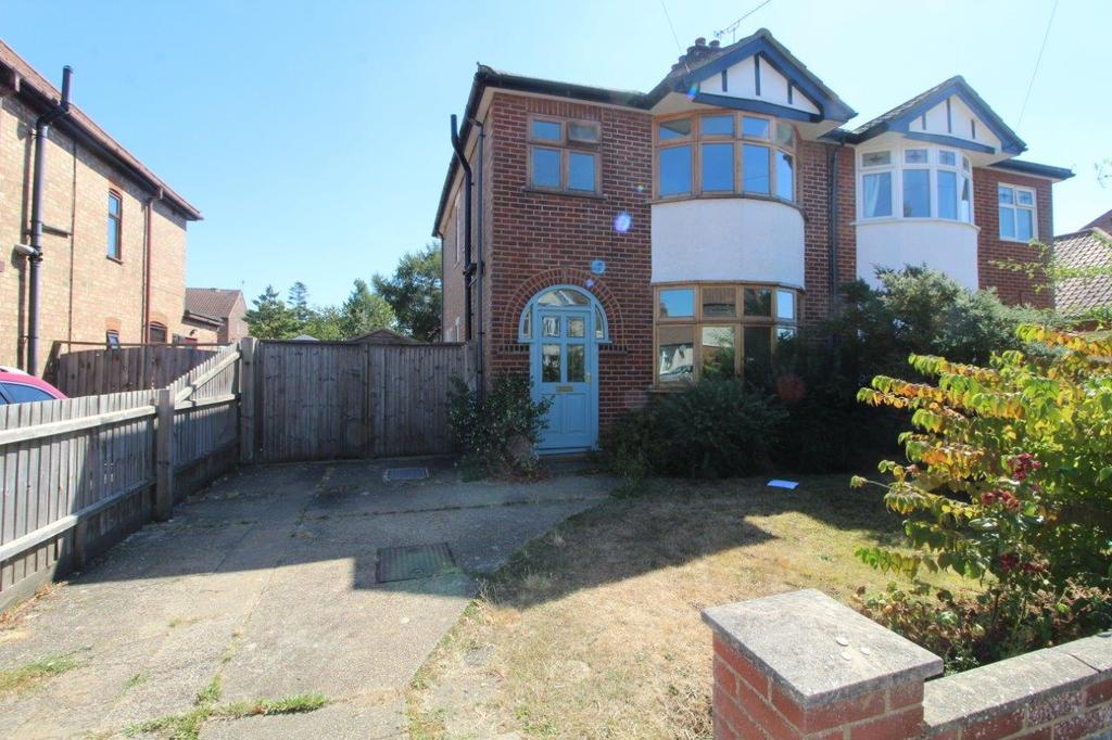 Leopold Road, Ipswich, IP4 3 bed semidetached house £1,300 pcm (£300 pw)