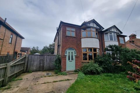 3 bedroom semi-detached house to rent, Leopold Road, Ipswich, IP4