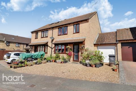 20 Greenglades, Northampton, NN4 9YW