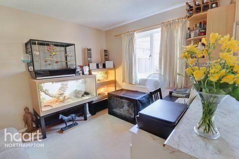 20 Greenglades, Northampton, NN4 9YW