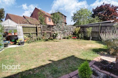 20 Greenglades, Northampton, NN4 9YW