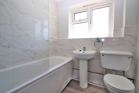 4 bedroom detached house to rent, Farrers Walk, Kingsnorth, Ashford
