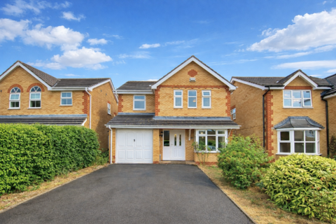 4 bedroom detached house to rent, Farrers Walk, Kingsnorth, Ashford