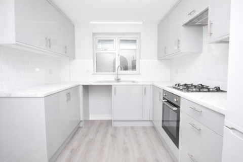 4 bedroom detached house to rent, Farrers Walk, Kingsnorth, Ashford