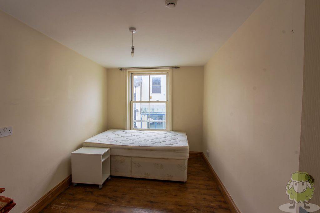 Bedroom 1 (Double)