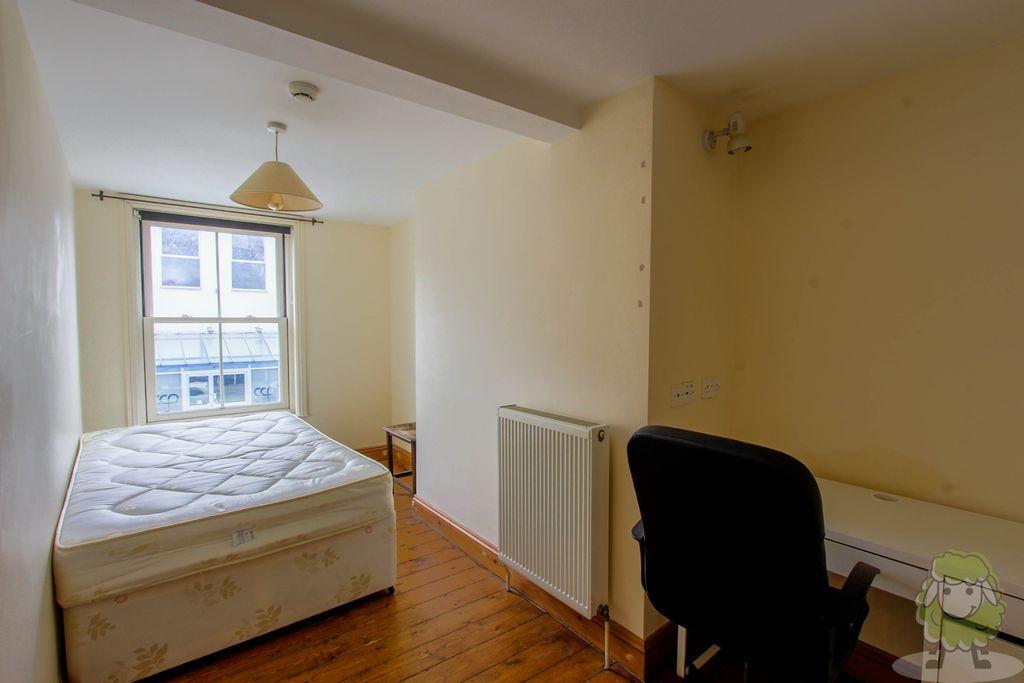Bedroom 2 (Double)