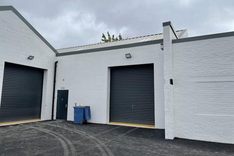 Industrial unit to rent - Unit 6 Francis Woodcock Trading Estate, Barton Street, Gloucester, GL1 4JE