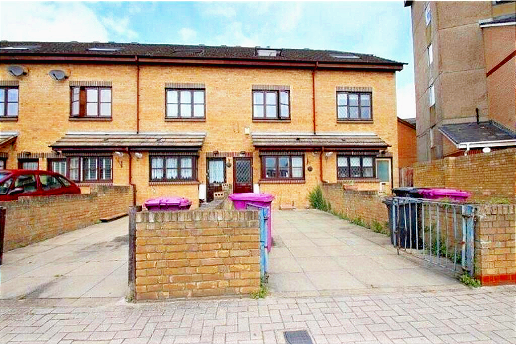 Allen Road, Bow, E3 5JY 4 bed terraced house £3,650 pcm (£842 pw)