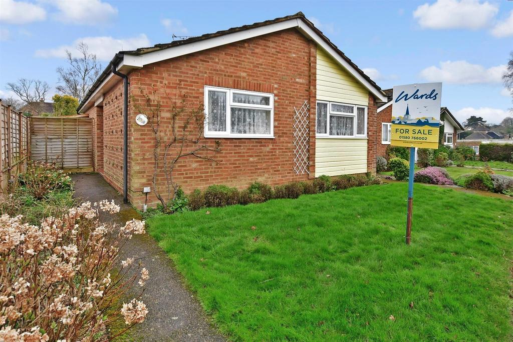 Turners Avenue, Tenterden, Kent 2 bed detached bungalow £400,000