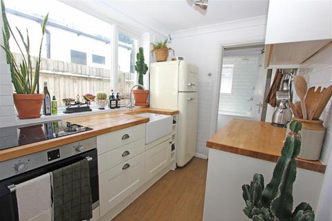 10 Bynes Road, South Croydon, CR2 0PR