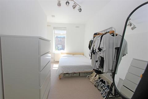 10 Bynes Road, South Croydon, CR2 0PR