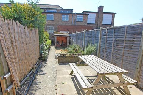 10 Bynes Road, South Croydon, CR2 0PR