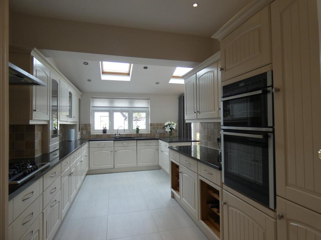 Cairn Avenue, Ealing 4 bed semidetached house £4,200 pcm (£969 pw)