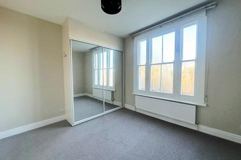 2 bedroom flat to rent, Alexandra Park Road, Muswell Hill, N10