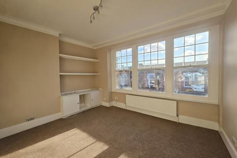 2 bedroom flat to rent, Alexandra Park Road, Muswell Hill, N10