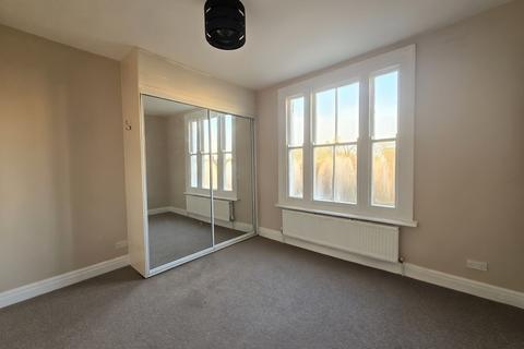 2 bedroom flat to rent, Alexandra Park Road, Muswell Hill, N10