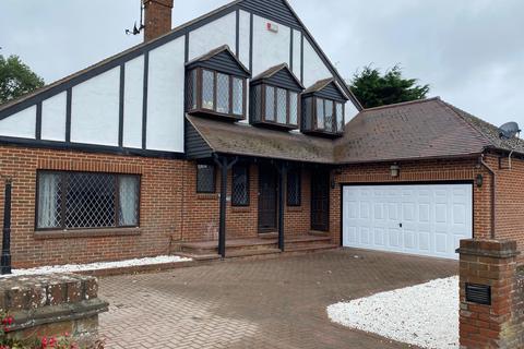 4 bedroom detached house for sale - Second Avenue, Broadstairs CT10