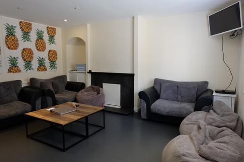 4 bedroom end of terrace house for sale - Grove Lane