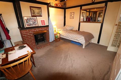 35 Cloverly Road, Ongar, CM5 9BX
