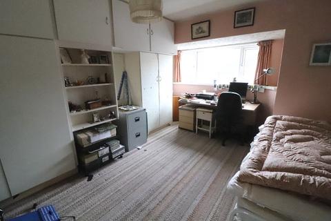 35 Cloverly Road, Ongar, CM5 9BX
