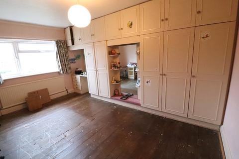 35 Cloverly Road, Ongar, CM5 9BX