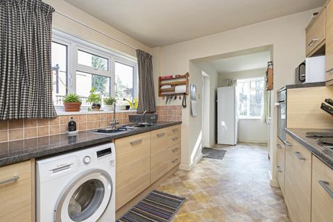 53 Bowes Drive, Ongar, CM5 9AX