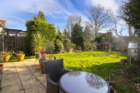 53 Bowes Drive, Ongar, CM5 9AX