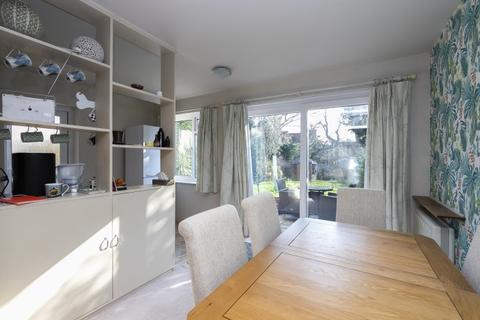 53 Bowes Drive, Ongar, CM5 9AX