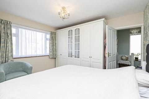 53 Bowes Drive, Ongar, CM5 9AX