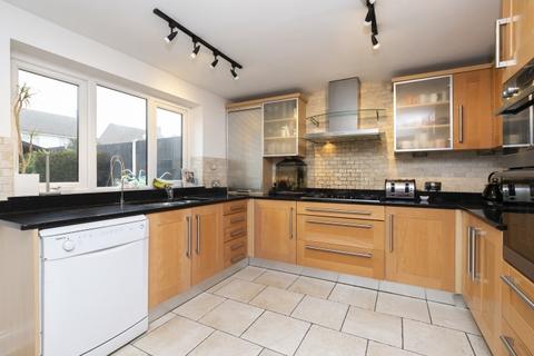 30 Great Lawn, Ongar, CM5 0AA