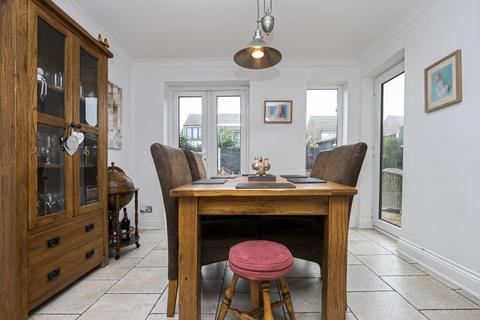 30 Great Lawn, Ongar, CM5 0AA