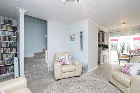30 Fairbank Close, Ongar, CM5 9HX